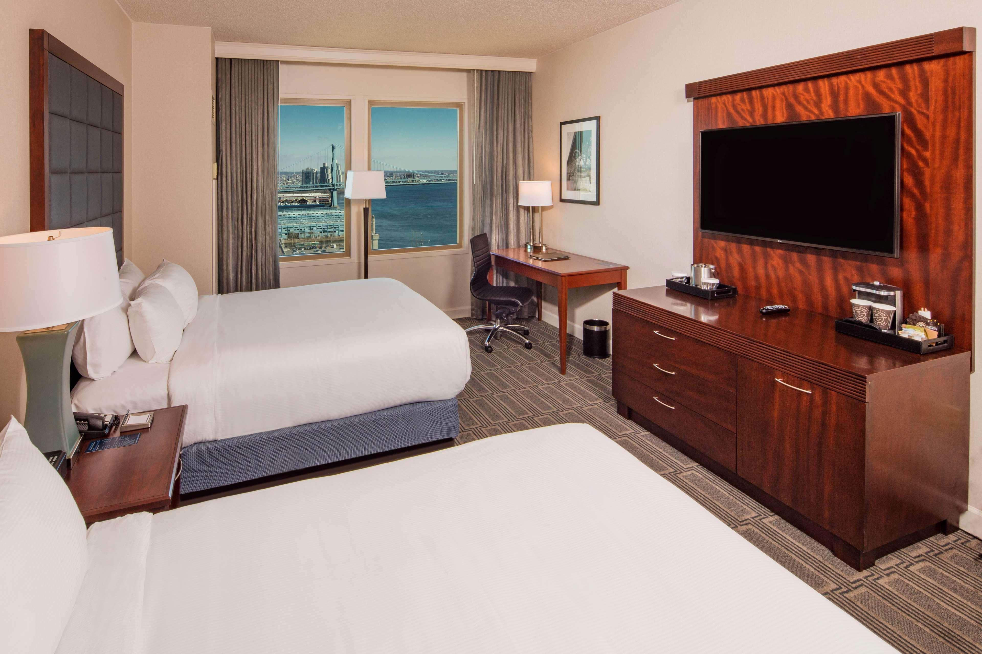 Hilton Philadelphia At Penn'S Landing Hotel Стая снимка
