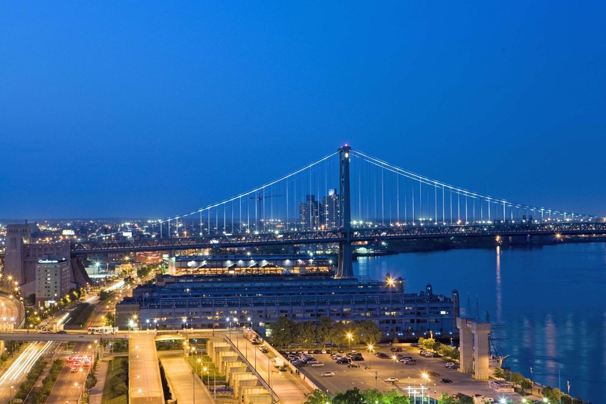 Hilton Philadelphia At Penn'S Landing Hotel Екстериор снимка