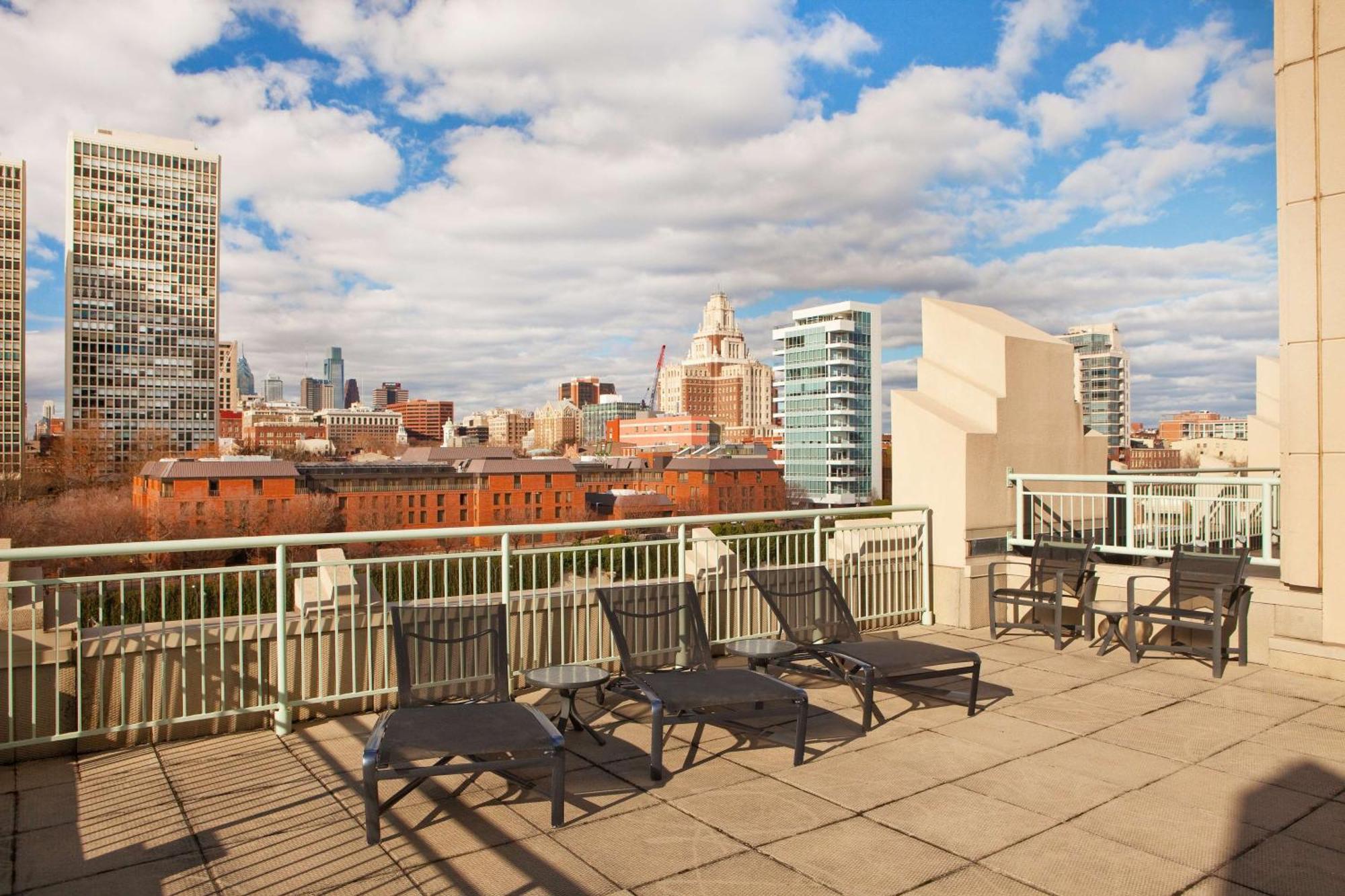 Hilton Philadelphia At Penn'S Landing Hotel Екстериор снимка