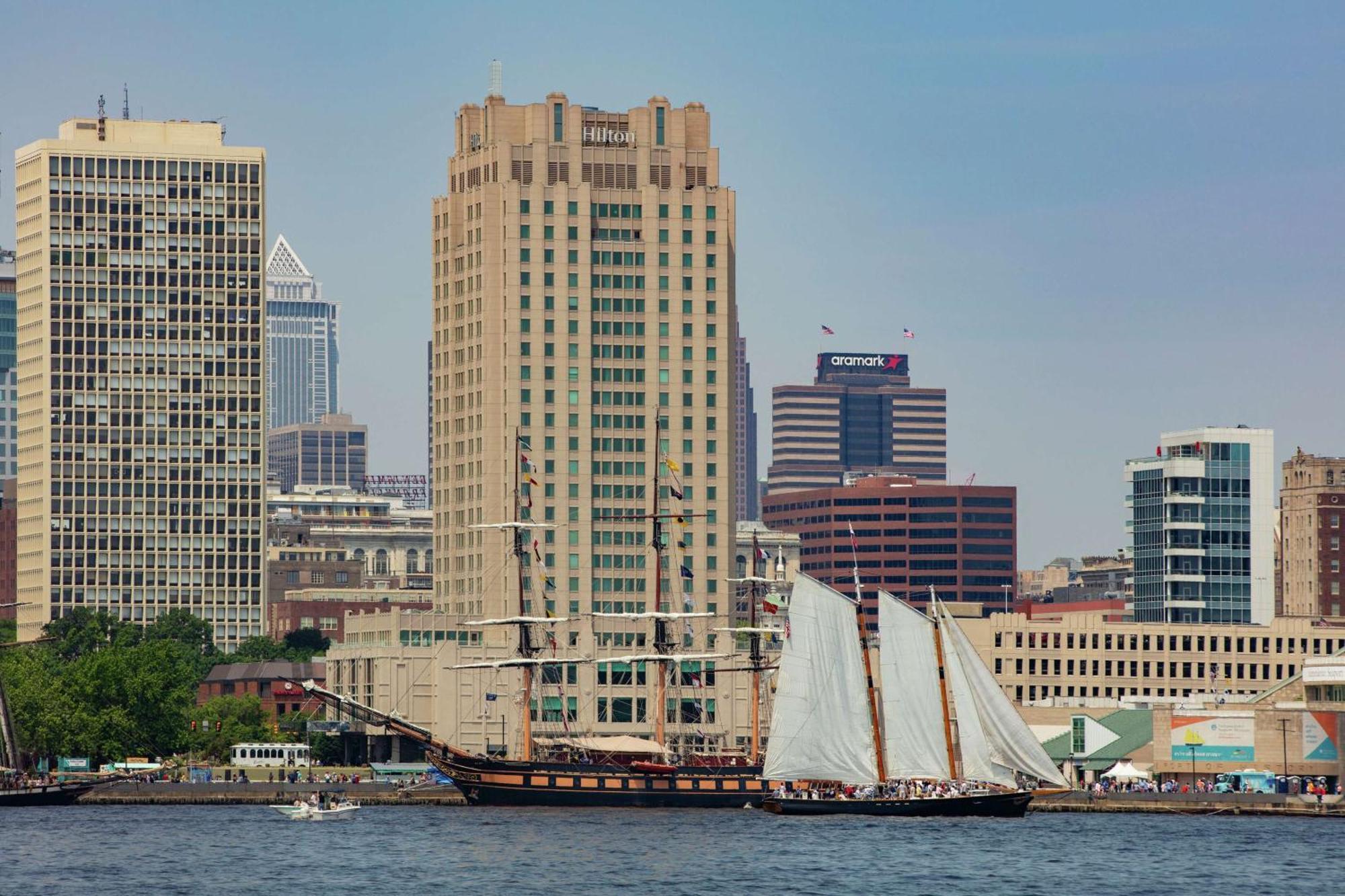 Hilton Philadelphia At Penn'S Landing Hotel Екстериор снимка