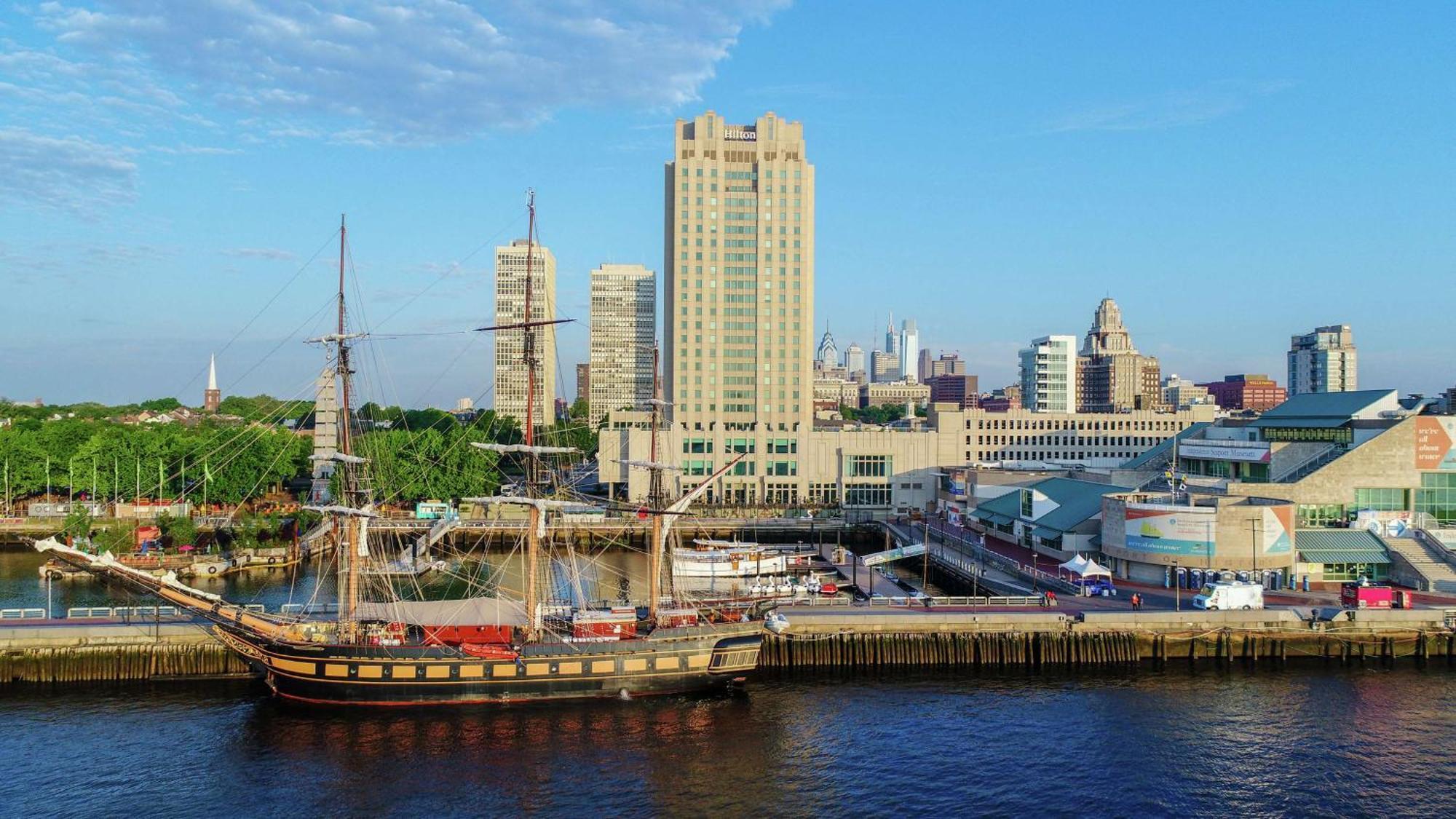 Hilton Philadelphia At Penn'S Landing Hotel Екстериор снимка
