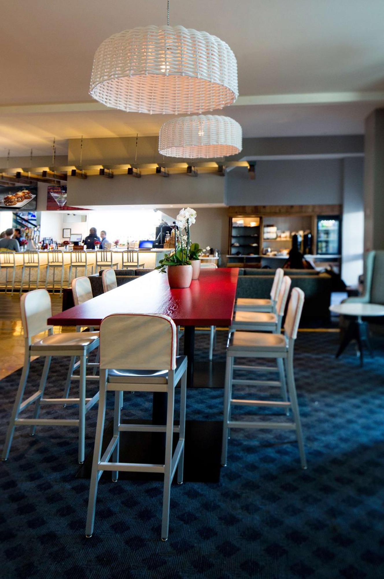 Hilton Philadelphia At Penn'S Landing Hotel Екстериор снимка